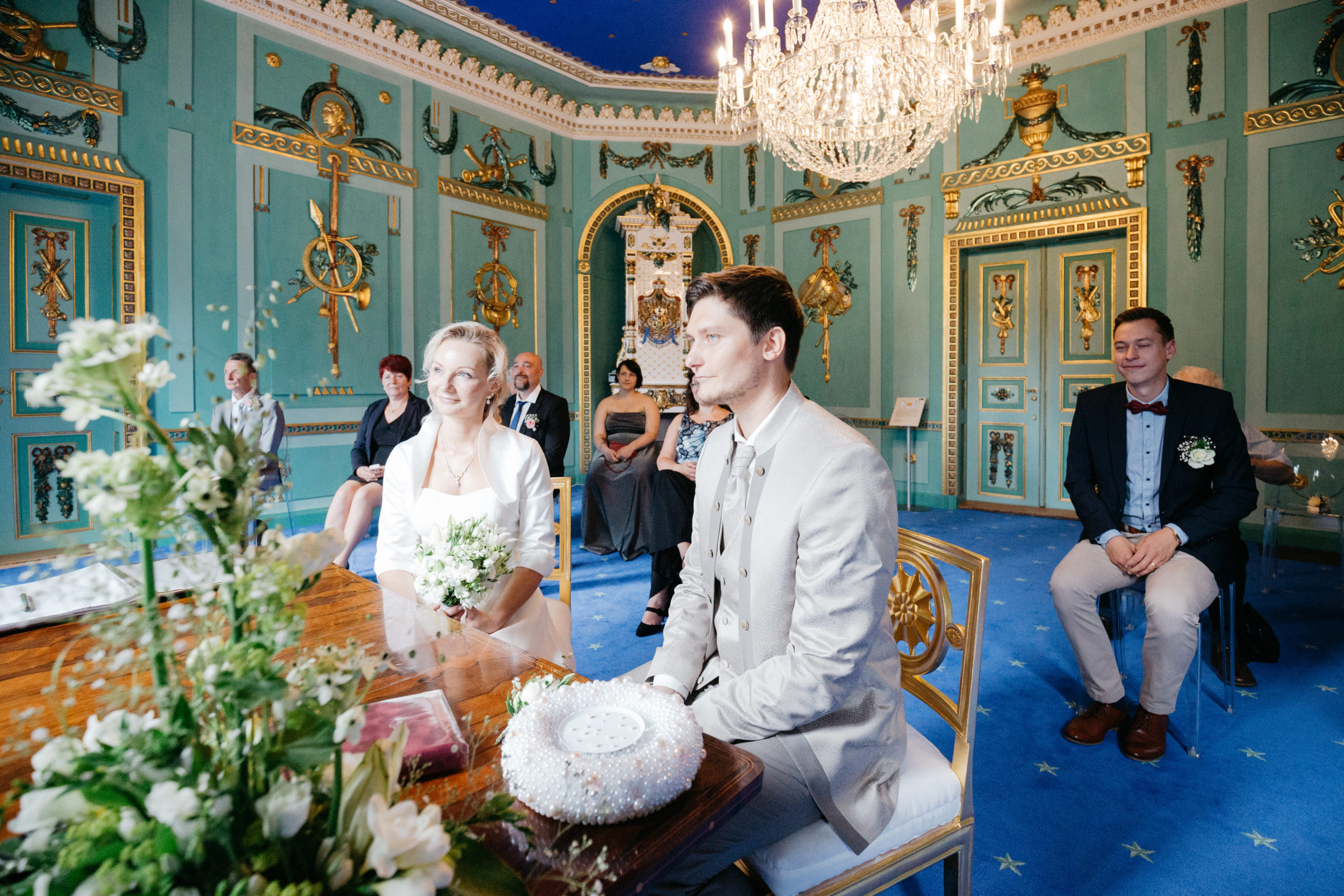 Brautpaar bei der Trauung im Grünen Saal im Schloss Branitz