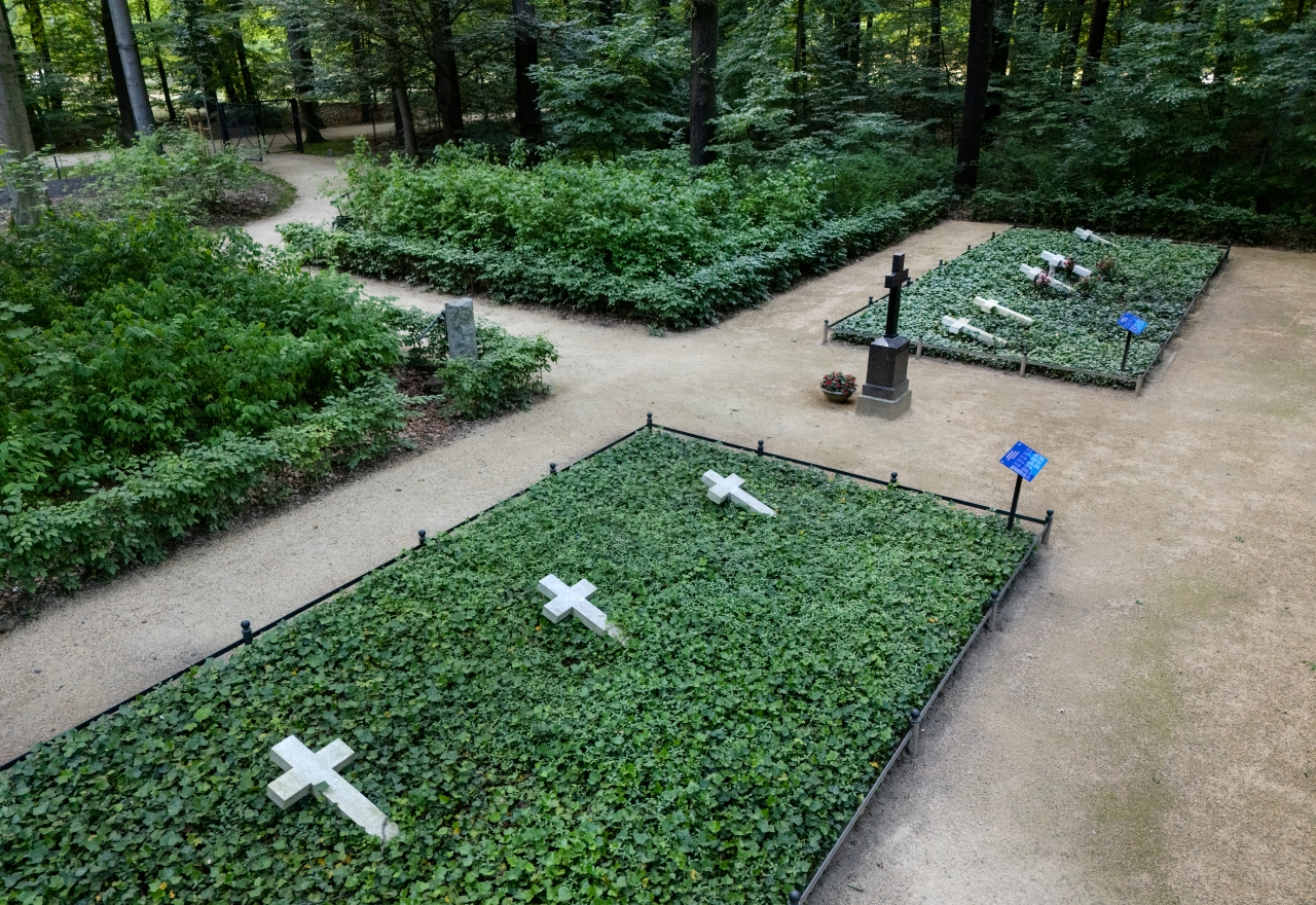 Erbbegräbnis im Branitzer Park_Leo Seidel